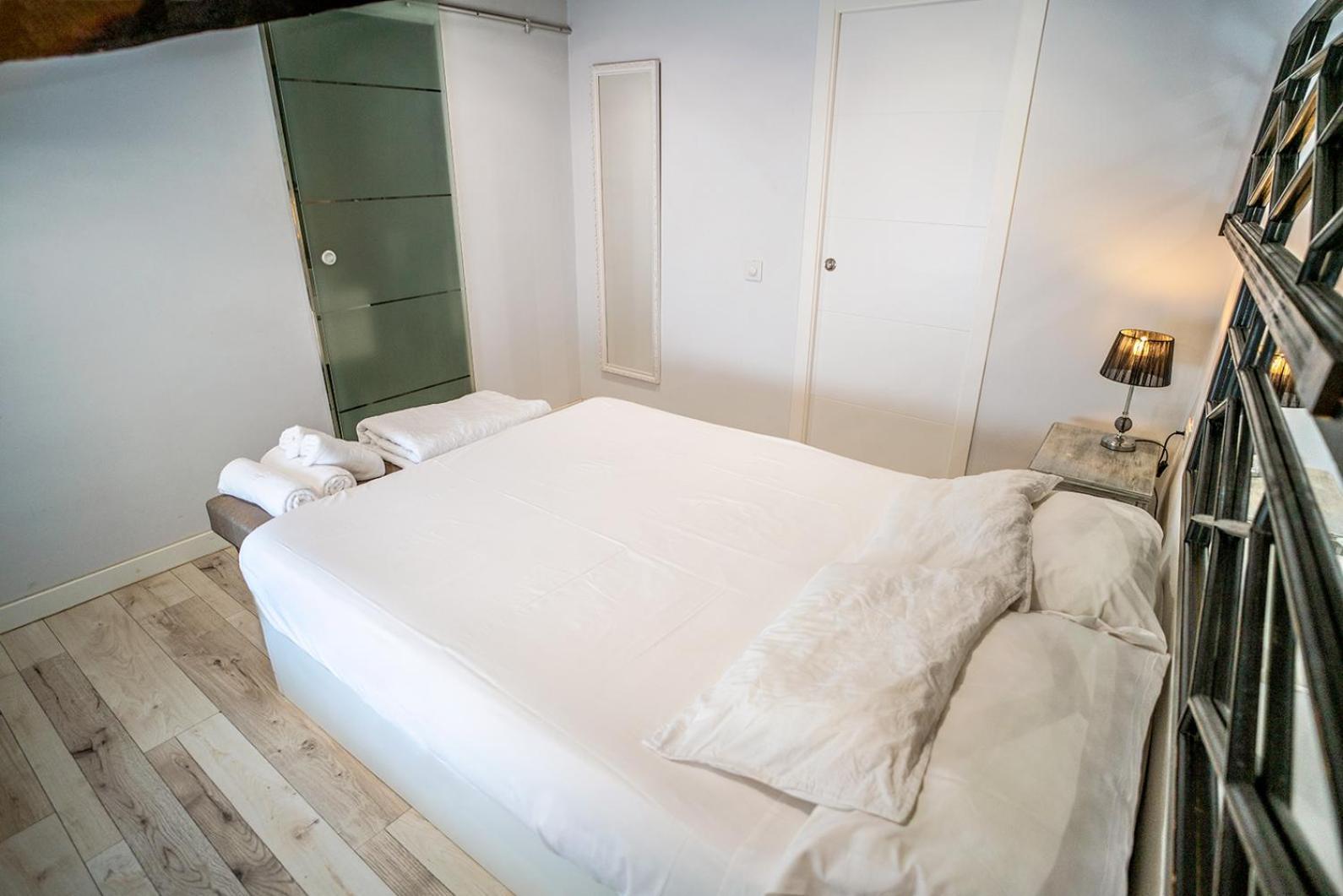 شقة Atico Con Terraza Y Jacuzzi En El Centro فالنسيا الغرفة الصورة